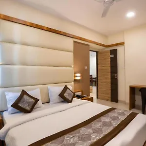 https://the-golden-glam.agrahotelsindia.net